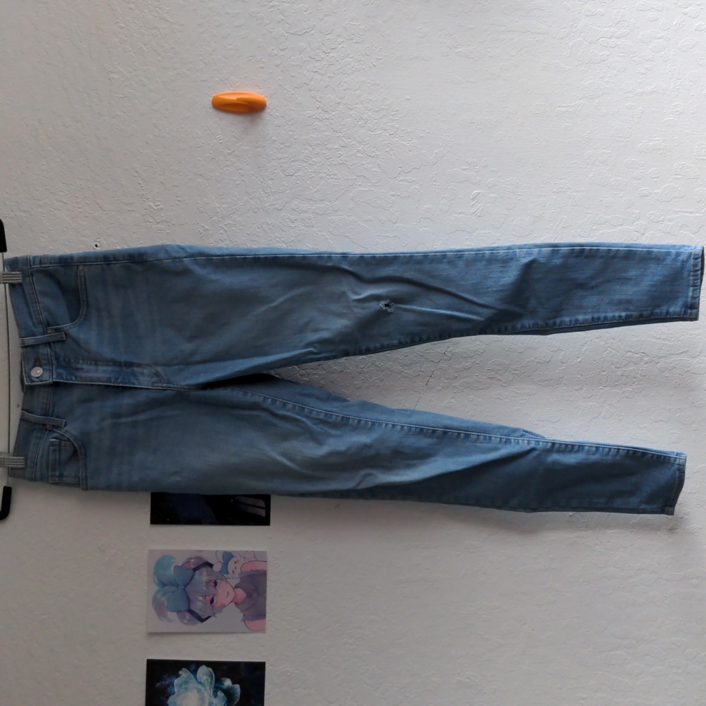 Levi's Mile High Super Skinny Jeans with hole on knee